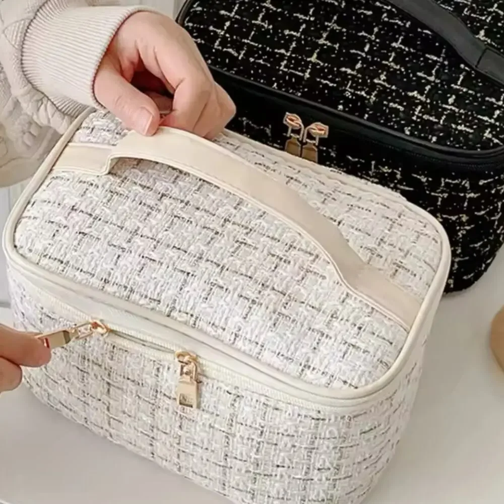 NIB‎ Luxury Boutique Tweed Plaid Cosmetic Storage Travel Bag